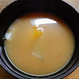 南瓜と餃子の皮の味噌汁